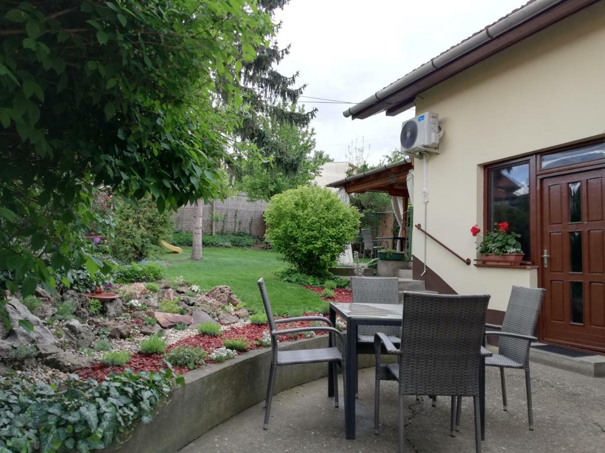 Gyoengyszem Vendeghaz Hotel Eger Luaran gambar