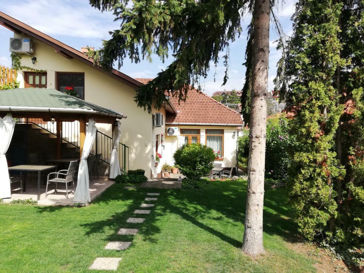 Gyoengyszem Vendeghaz Hotel Eger Luaran gambar