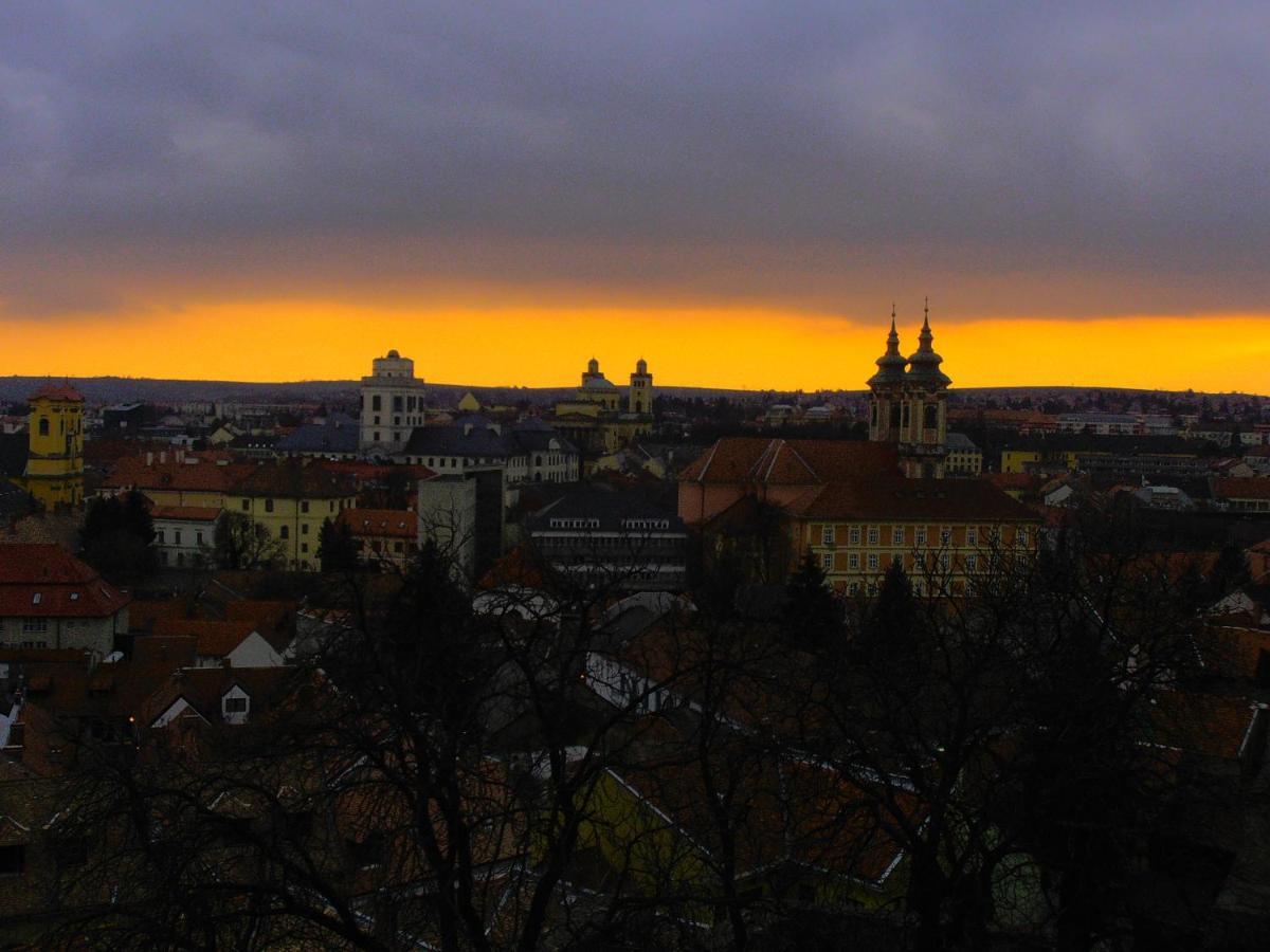 Gyoengyszem Vendeghaz Hotel Eger Luaran gambar